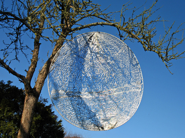 Eclosion, En Contrepoint, Aumont en Halatte, France, RV june 2010, size: 7 elements, 2,30 x 2,30m each, medium: gift ribbon, technique: sprang
