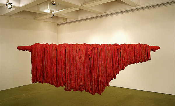 Aurora, 1975, cotton and nylon thread, 102 x 305 x 25 cm, photo: Cheryl O'Brien