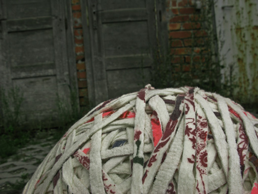 010_detail_sitz.kugel_white_Kerstin Bennier