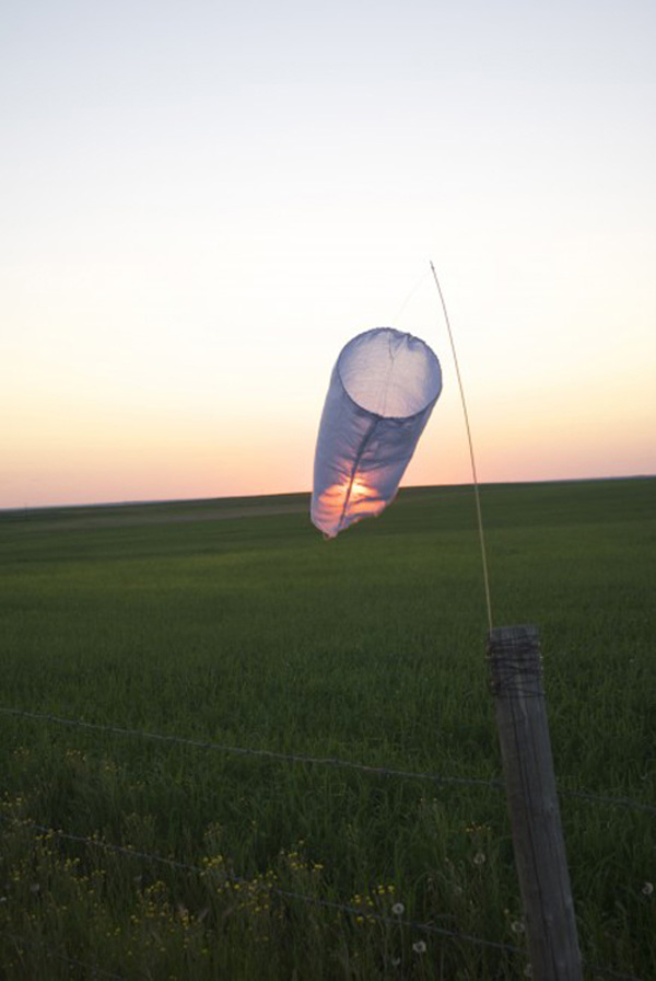 Air over land (material study), dimensions variable. Cotton, steel, brass, wind. Photo: M Kelly-Frère.