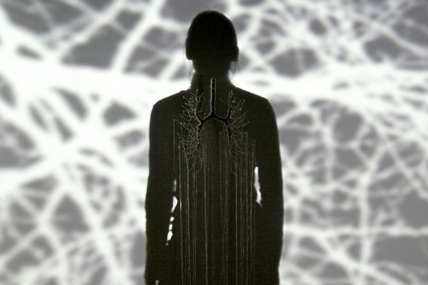 Breath(e), Installation with video, sound and handmade object, 2005 (Photo: Kurt Simonson