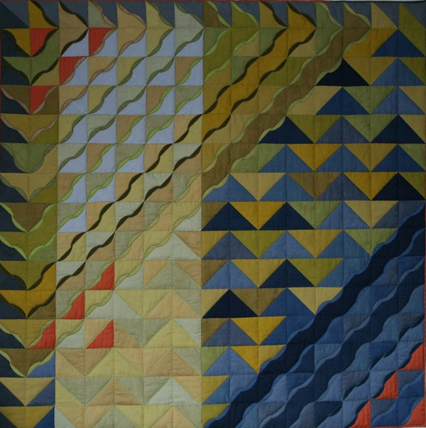 Modern Damast (Modern Damask) (165 x 165 cm), Materials: damask

A collection of damask fabrics purchased from a booth at a quilt exhibition at the castle Cannenburgh at Vaassen (NL) was the basis for this quilt. For the woven patterns to become really visible, the patches are quite large. The design is created and made by EQ5, the blocks are further sorted on the basis of a satisfactory outcome. There are now rectangles, triangles, diagonal stripes and a light beam to distinguish. The waves are based on appliqued silk.