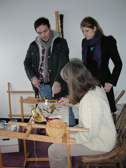 Cynthia Jackson giving a demonstration, photo: Kim Sloan