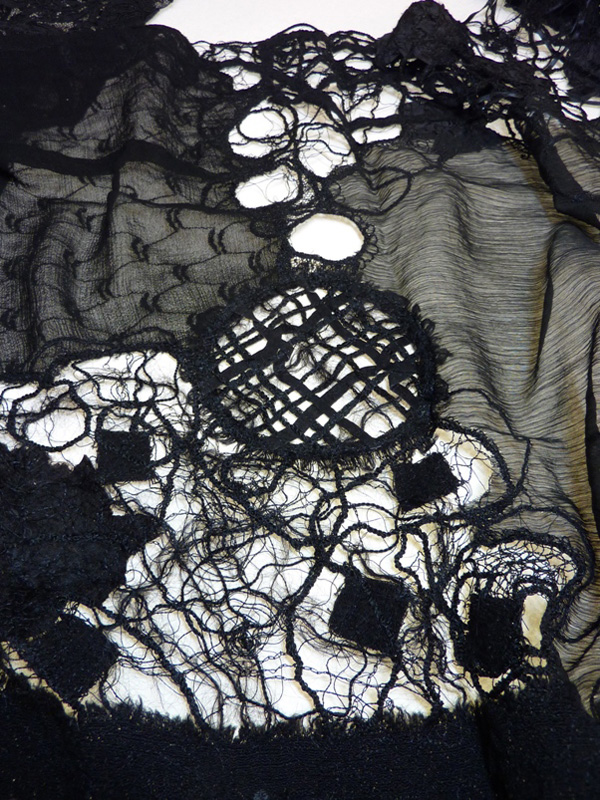 Black Lace Wrap – detail