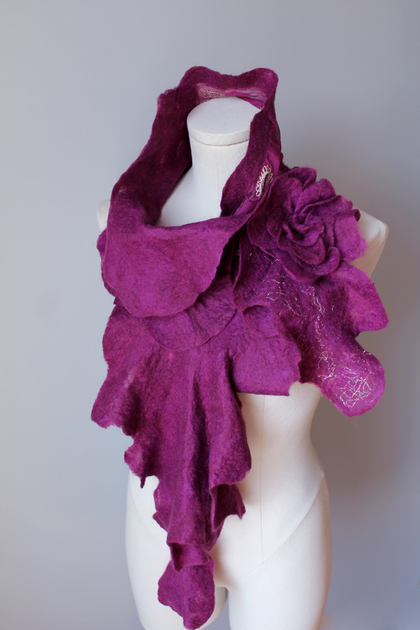 Embracing scarf with golden thread details and blossoms, Felting merino wool, 2012 Photo-Lorena Santin Andrade