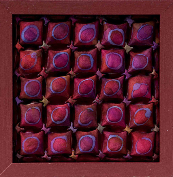 Blocked Circles I, 07/07/11, 13x13x2 cm, 100% silk, dyes and wax resist on hand painted silk, Fibre reactive Reverse Flower smocking stitch, photo: Pete Paterson.