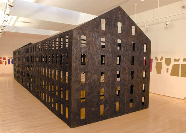 Life and Death During the Age of Innocence, wood, fabric, 2003, installation: Grimshawn Gudewocz Art Gallery, Fall River, Massachusetts, USA, 40' x 10' x 13', photo: John Dowling.