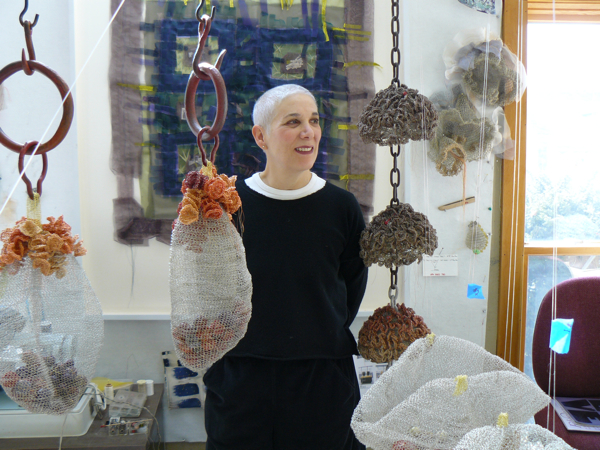 Artist: Leslie Pontz.