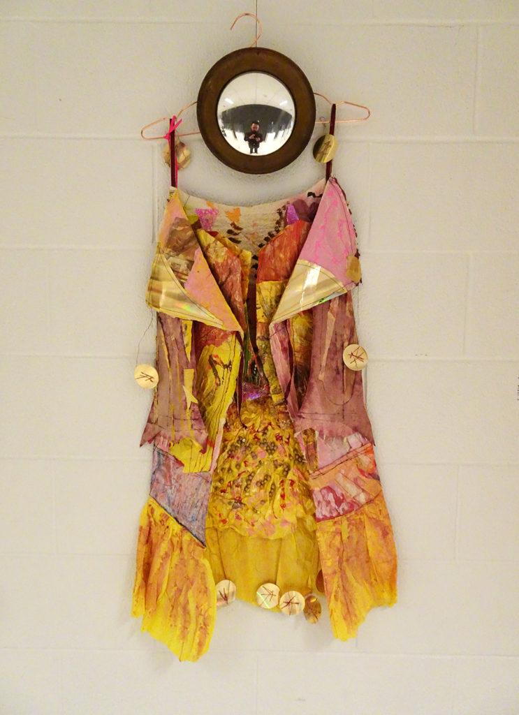 Aliza Thomas: Mirrors instead of selfies, 2016. 115 cm x 75 cm. this costume is made of recycled Hanji papers stitched and painted.