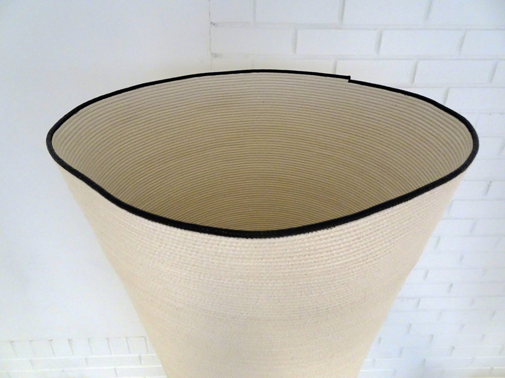 Carmella Karijo Rother: Piroutte No 1, cotton rope, thread, pigment, painted wooden base; machine-stitching, painting.