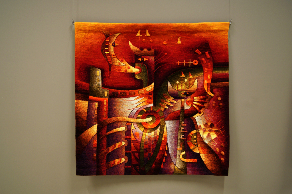 La Luna, Alpaca wool, cotton, mixed fibers. Technique: Hand-woven Tapestry.