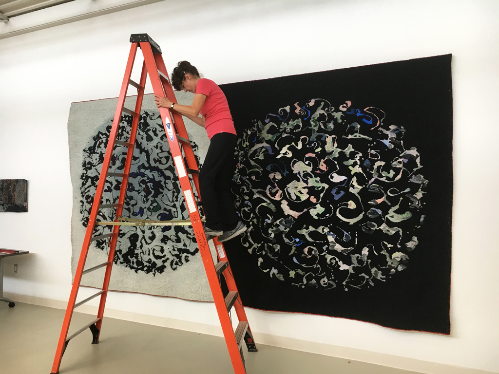 Installing Ragnhild Monsen, Defragmentation White and Black.