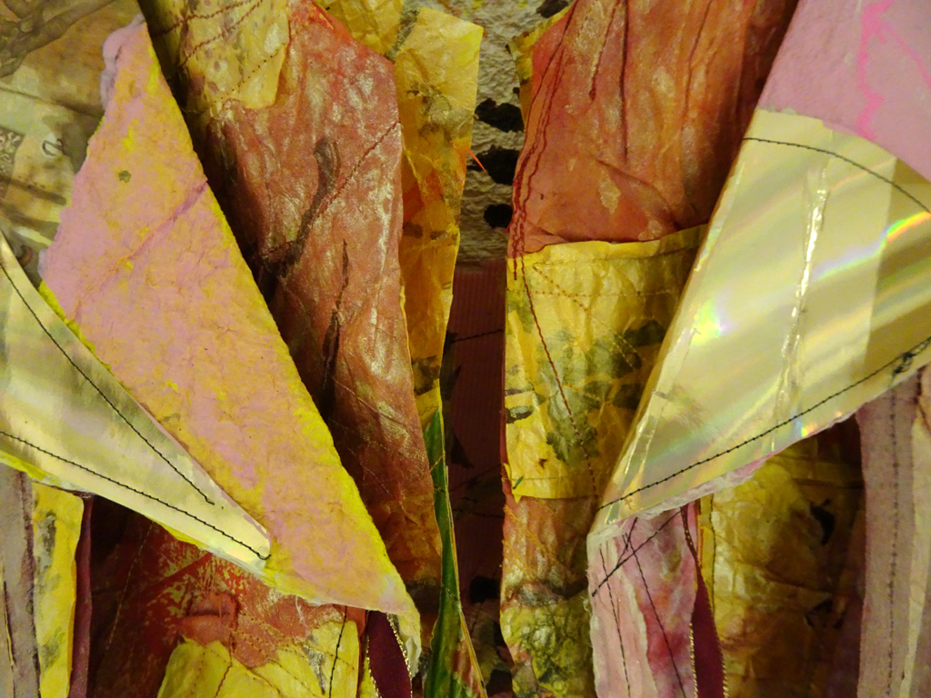 Aliza Thomas: Mirrors instead of selfies, detail.