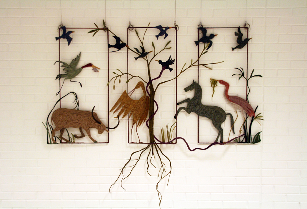 Valley of the Quest, 2015, 109 x 158, 8 cm, cotton, linen, wire, coiled.