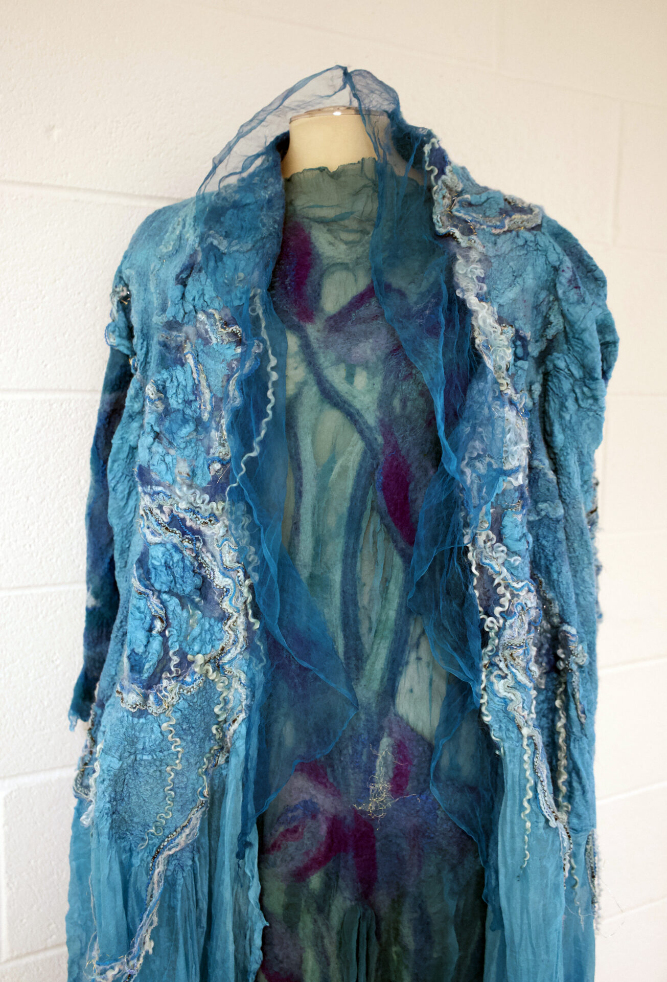 Aqua Dream, detail, Elina Ten, Cat Walk III, World of Threads Festival 2023-24.