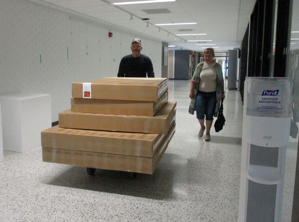 Artist: Svetlana Turov, delivering her work, Solo Shows, World of Threads Festival 2023-24.