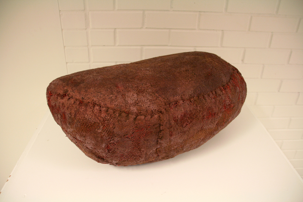 Merce Mitchell, Pod - red net, Solo Show, World of Threads Festival 2014.