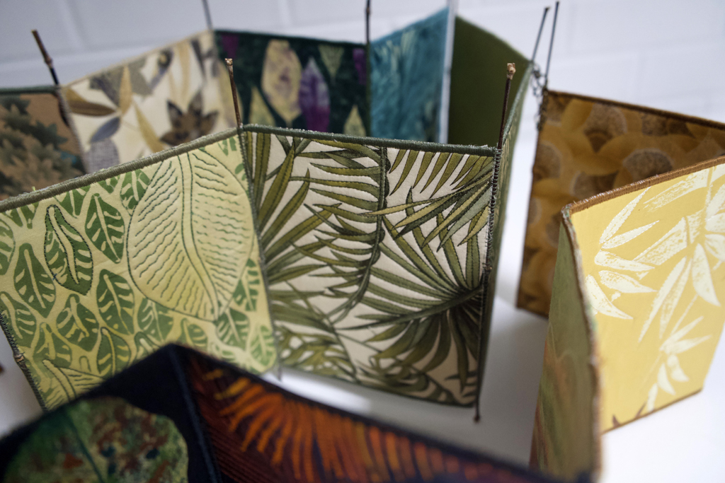 Mirka Knaster, Connectivity, detail, Solo Show, World of Threads Festival 2023-24.