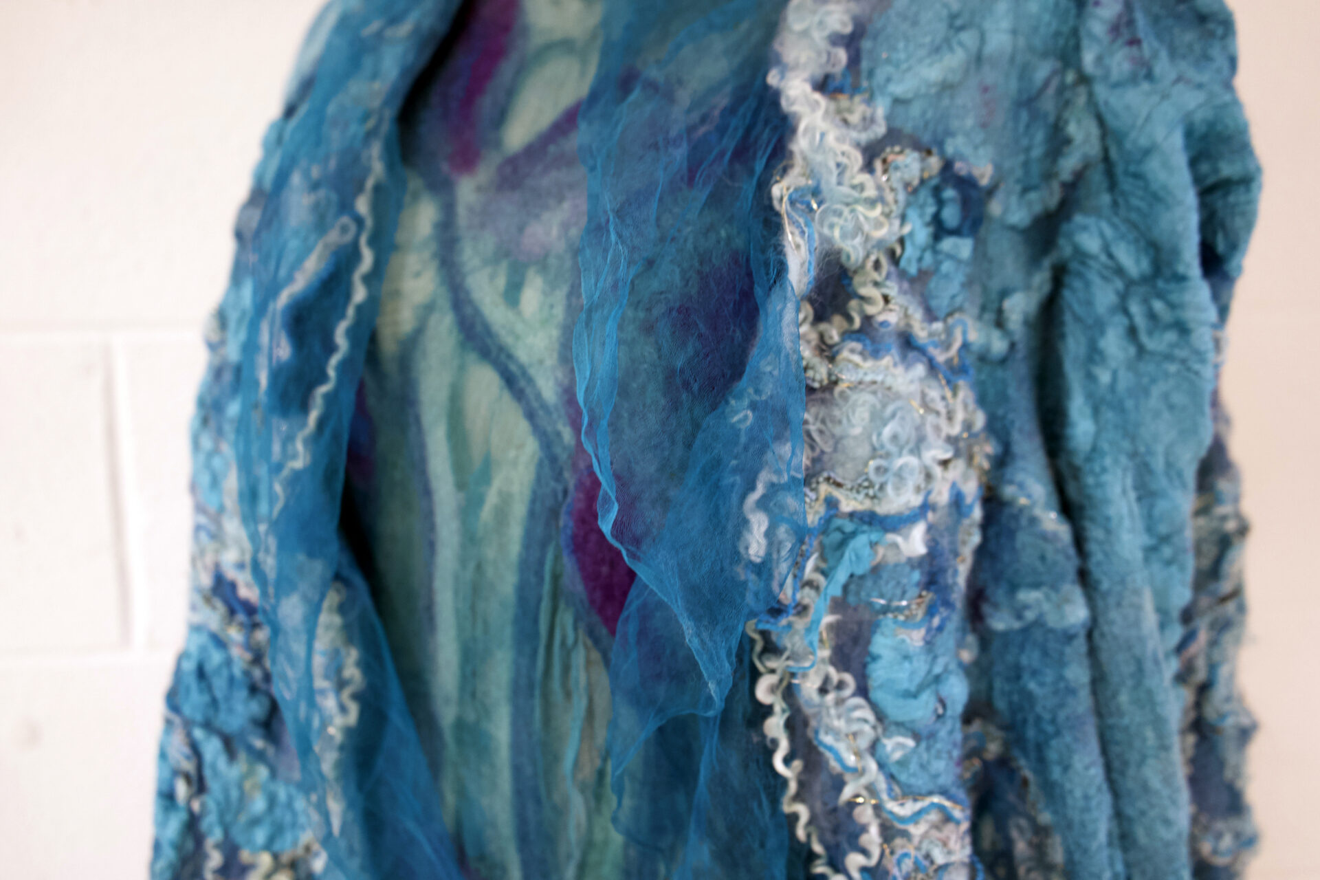 Aqua Dream, detail, Elina Ten, Cat Walk III, World of Threads Festival 2023-24.