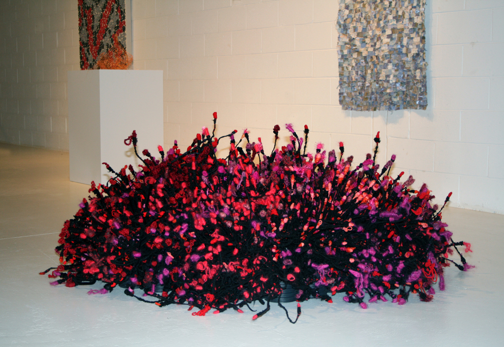 Ann Marie Hadcock, Para Red #2, Common Thread International exhibition Part 3, World of Threads Festival 2009.