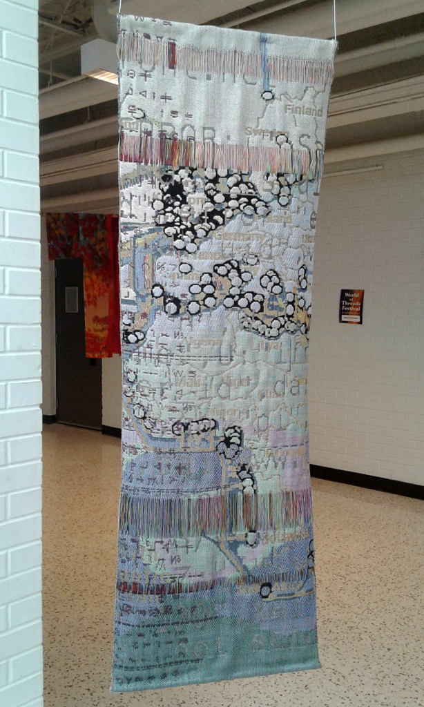 Kelly Thompson, Fluid Data, detail, Installations, World of Threads Festival 2016.