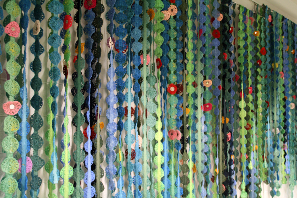 Jane Merks, Life Circles, detail, Installations, World of Threads Festival 2016.