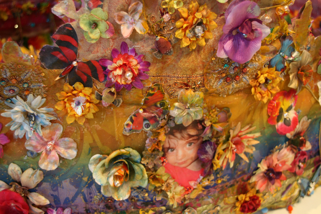 Artist: Jacqueline Treloar, Corona Magna Puer, detail, Installations, World of Threads Festival 2014.