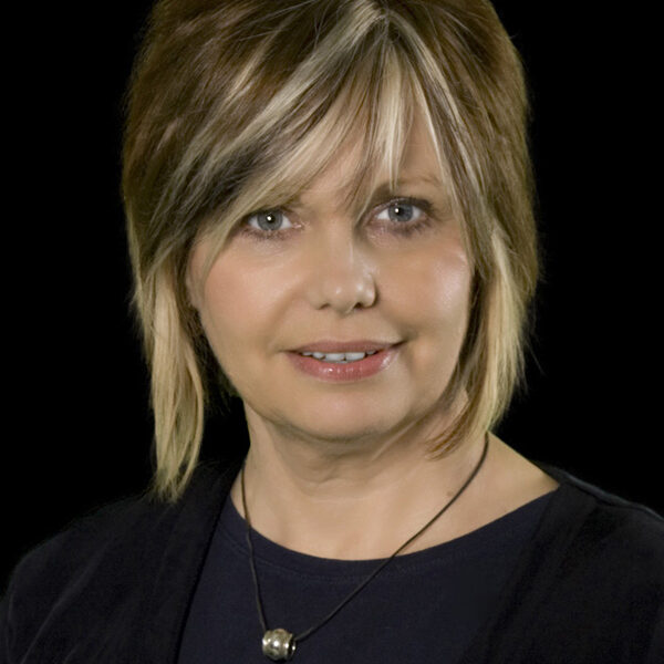 Artist: Anna Hergert